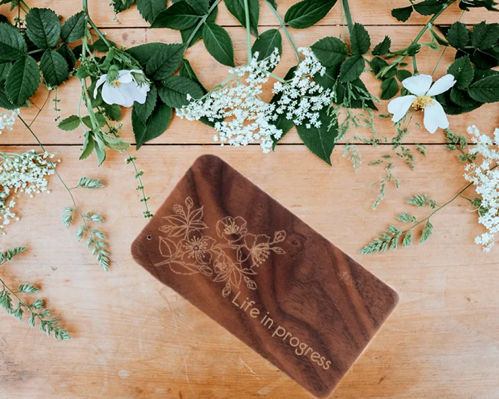 Batterie Externe en bois personnalisable grand format 4000 mAh - Fleur|Cadeaux.com Online