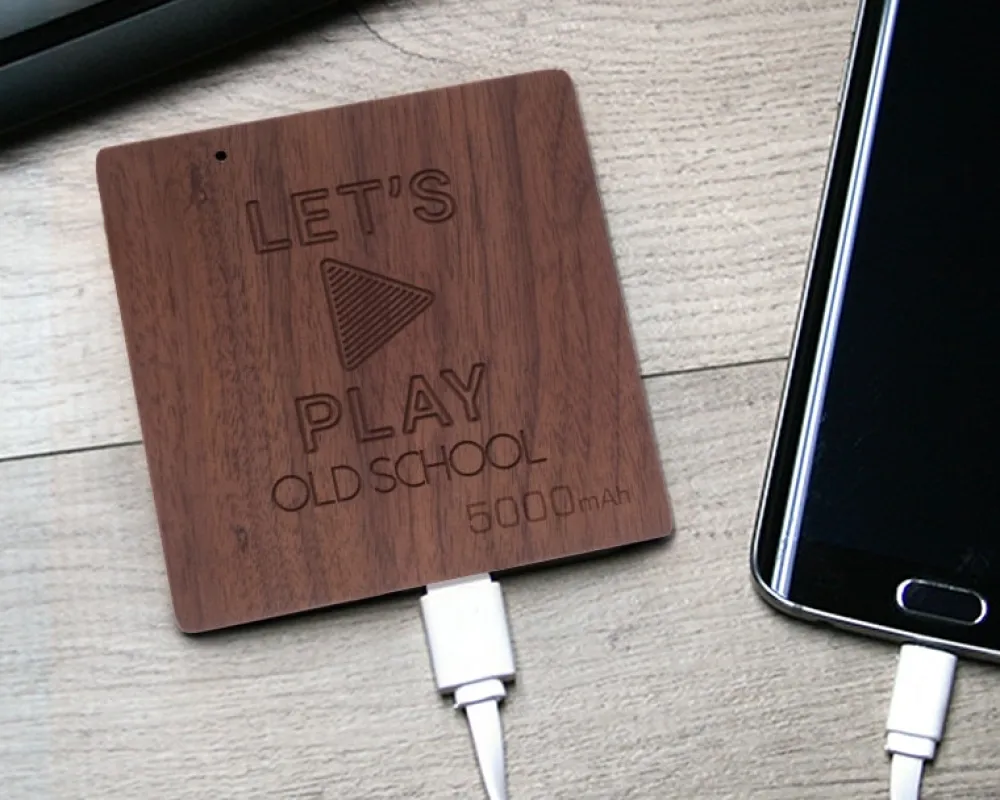 Batterie Externe en bois personnalisable 5000 mAh - Let's Play|Cadeaux.com Online