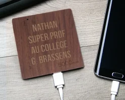Batterie Externe en bois personnalisable 5000 mAh - Merci Maîtresse, Maître et ATSEM|Cadeaux.com