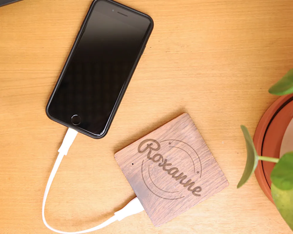 Batterie Externe en bois personnalisable 5000 mAh - Prénom|Cadeaux.com Outlet