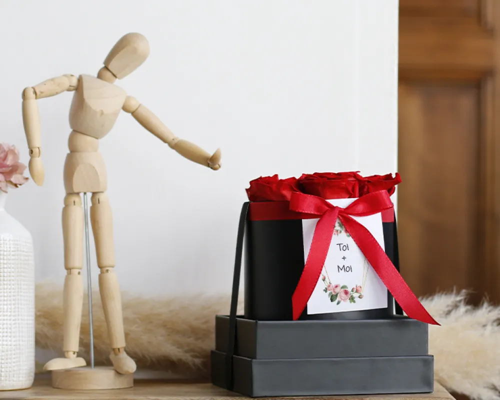 Boîte à roses éternelles personnalisée - Message|Cadeaux.com New