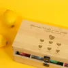 Boîte à thé gravée - Mamie et ses petits coeurs|Cadeaux.com