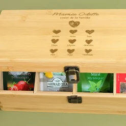 Boîte à thé gravée - Mamie et ses petits coeurs|Cadeaux.com