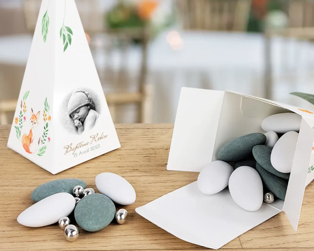 Boîtes à dragées personnalisées avec dragées chocolat et amandes - Renard|Cadeaux.com Discount