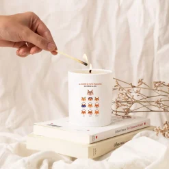 Bougie personnalisée - Mamie Renard et sa meute|Cadeaux.com Outlet