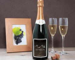 Bouteille de champagne personnalisée mariage - M. & Mme|Cadeaux.com Hot
