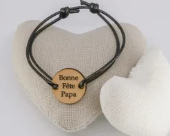 Bracelet cordon avec médaille personnalisée en bois|Cadeaux.com Hot