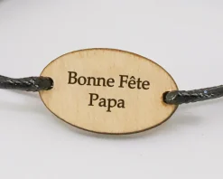Bracelet cordon avec médaille ovale personnalisée en bois|Cadeaux.com Outlet