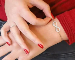 Bracelet infini personnalisé pour Femme - Prénom|Cadeaux.com Hot