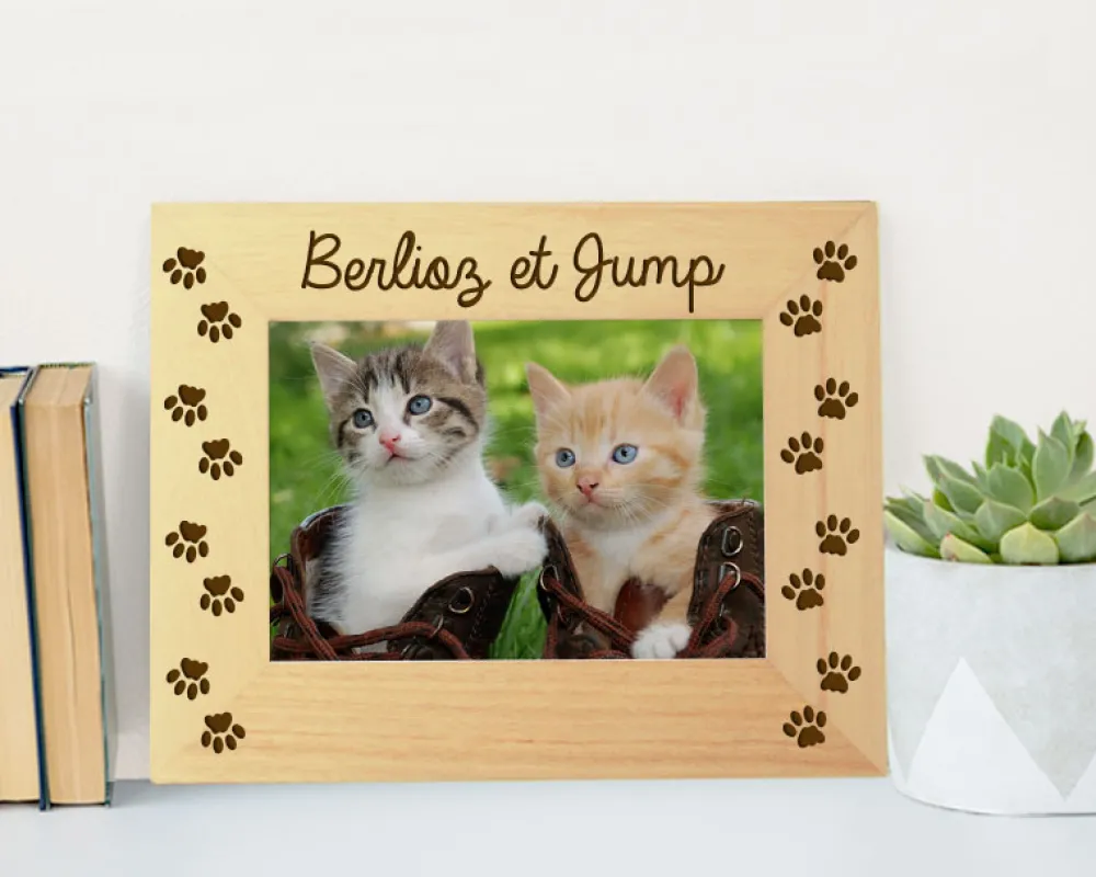 Cadre en bois gravé empreintes chat|Cadeaux.com Clearance