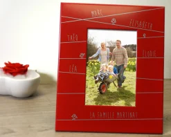 Cadre métal rouge gravé Famille Message|Cadeaux.com Best