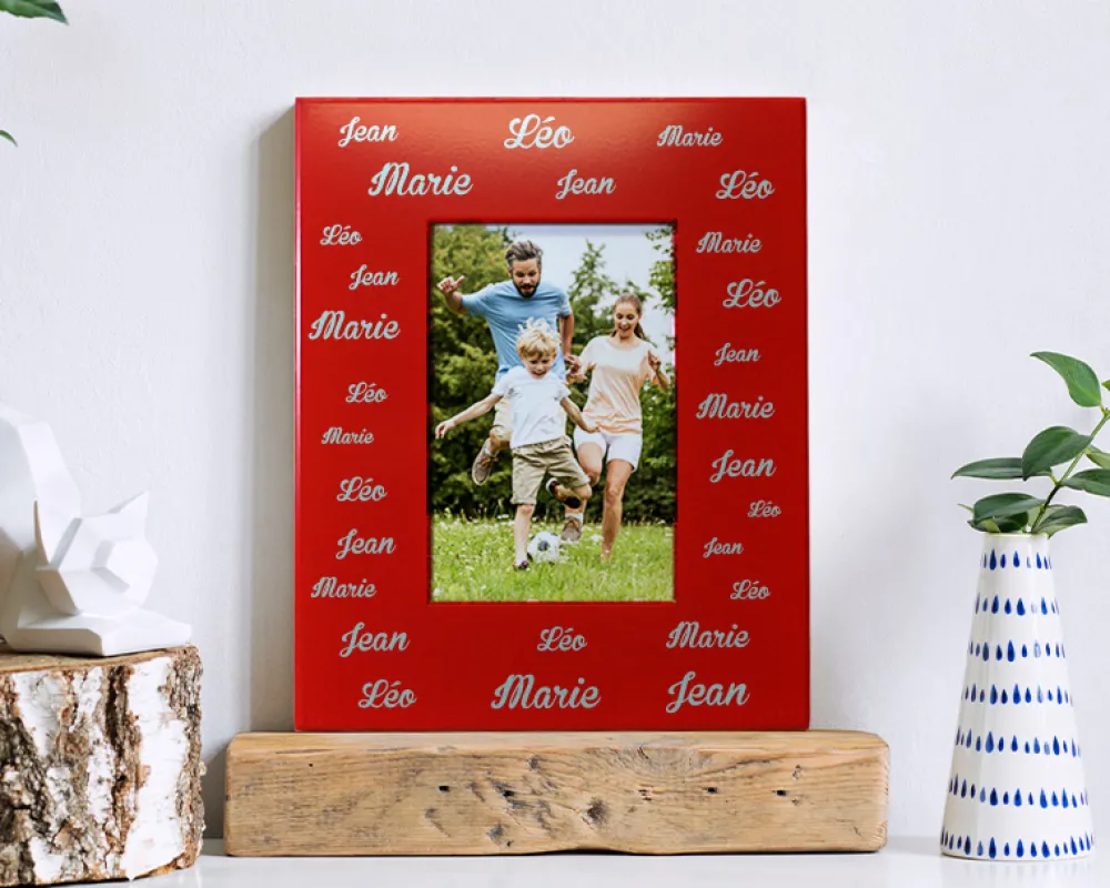 Cadre métal rouge gravé Famille Prénoms|Cadeaux.com New