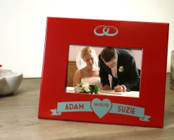 Cadre métal rouge gravé Mariage|Cadeaux.com Outlet