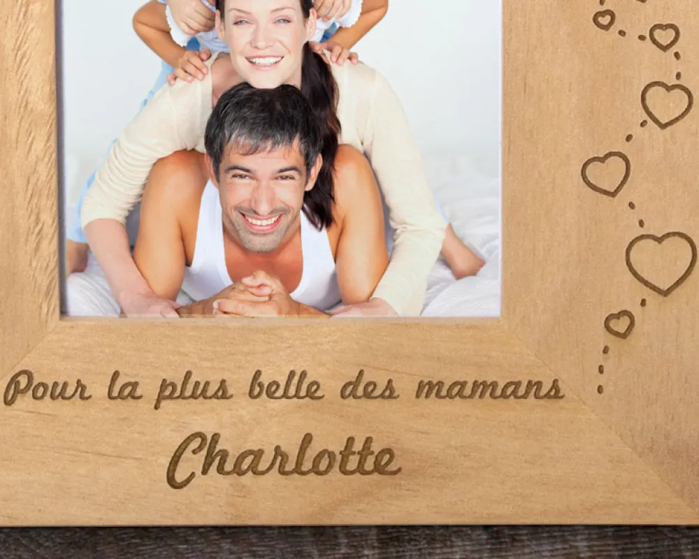 Cadre photo en bois gravé|Cadeaux.com Outlet