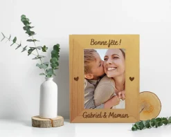 Cadre photo en bois gravé - Maman|Cadeaux.com Best