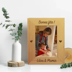 Cadre photo en bois gravé - Grand-Mère|Cadeaux.com