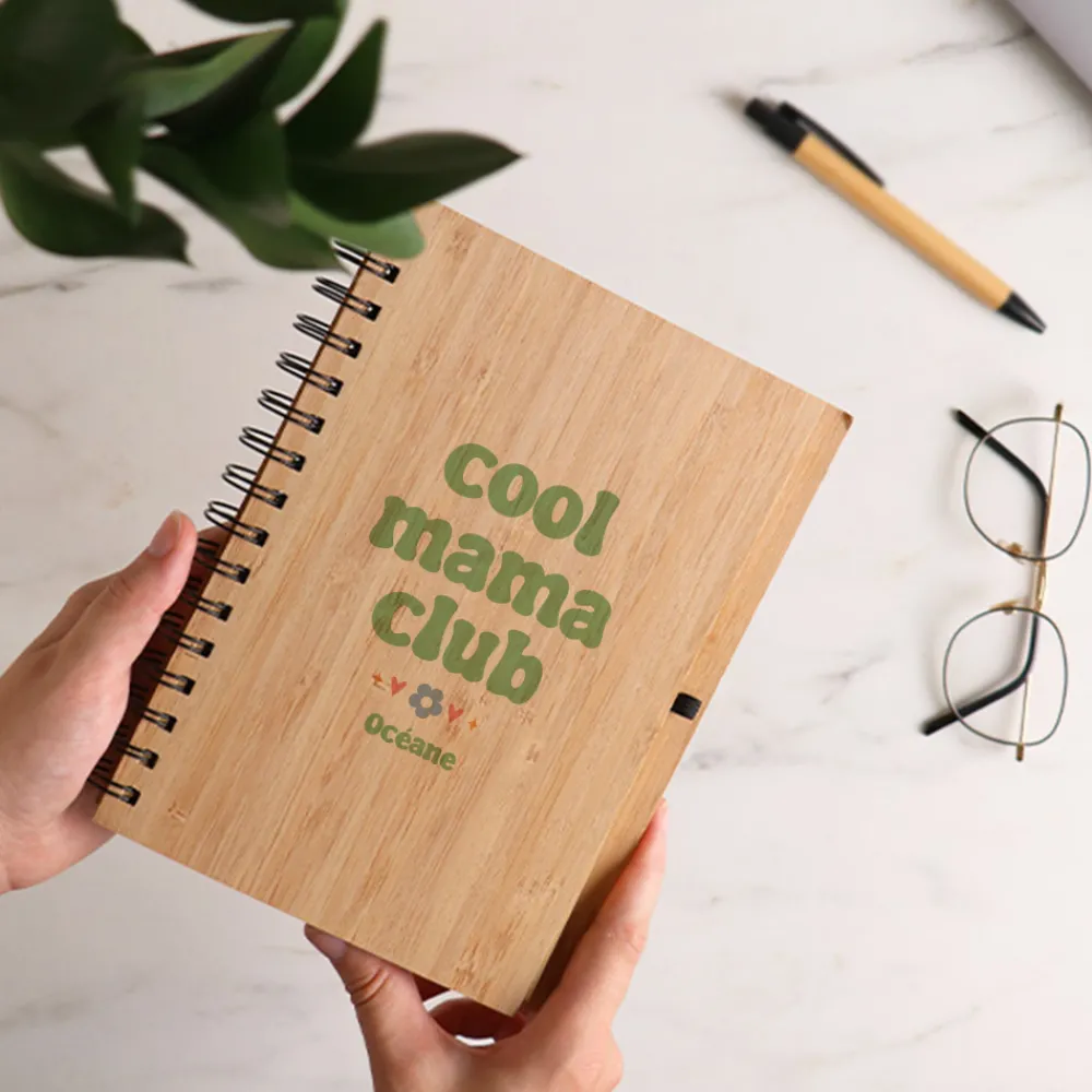 Cahier en bois personnalisé - Cool Mums Club|Cadeaux.com Online