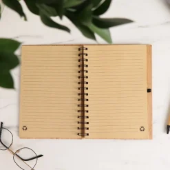 Cahier en bois personnalisé - Cool Mums Club|Cadeaux.com Online