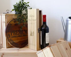 Caisse à vin personnalisée mariage - Prénoms couple|Cadeaux.com Discount