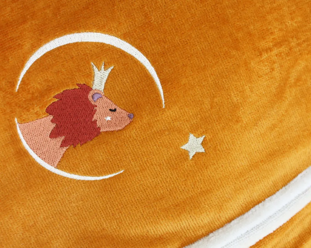 Cape de bain personnalisée brodée - Lion Safran|Cadeaux.com Discount