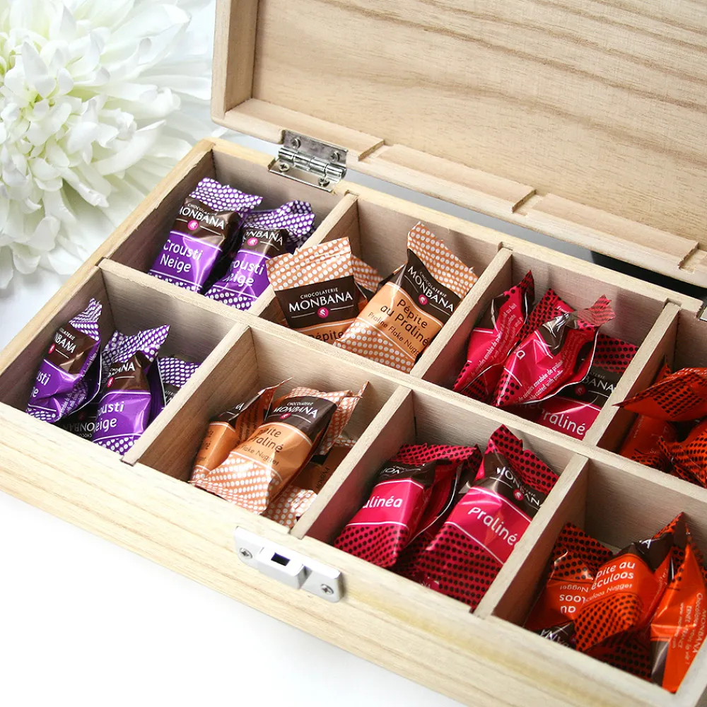 Coffret gravé de chocolats Monbana - Première Fête des Grands-mères|Cadeaux.com New