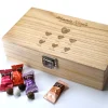 Coffret gravé de chocolats Monbana - Mamie et ses petits coeurs|Cadeaux.com Best
