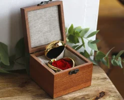 Coffret personnalisé avec rose en or et rose éternelle secrète|Cadeaux.com Outlet