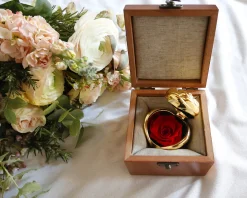 Coffret personnalisé avec rose en or et rose éternelle secrète|Cadeaux.com Outlet