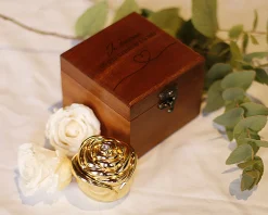 Coffret personnalisé avec rose en or et rose éternelle secrète|Cadeaux.com Outlet