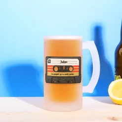 Coffret rétro K7 - Chope de bière et sous-verres personnalisés|Cadeaux.com Outlet