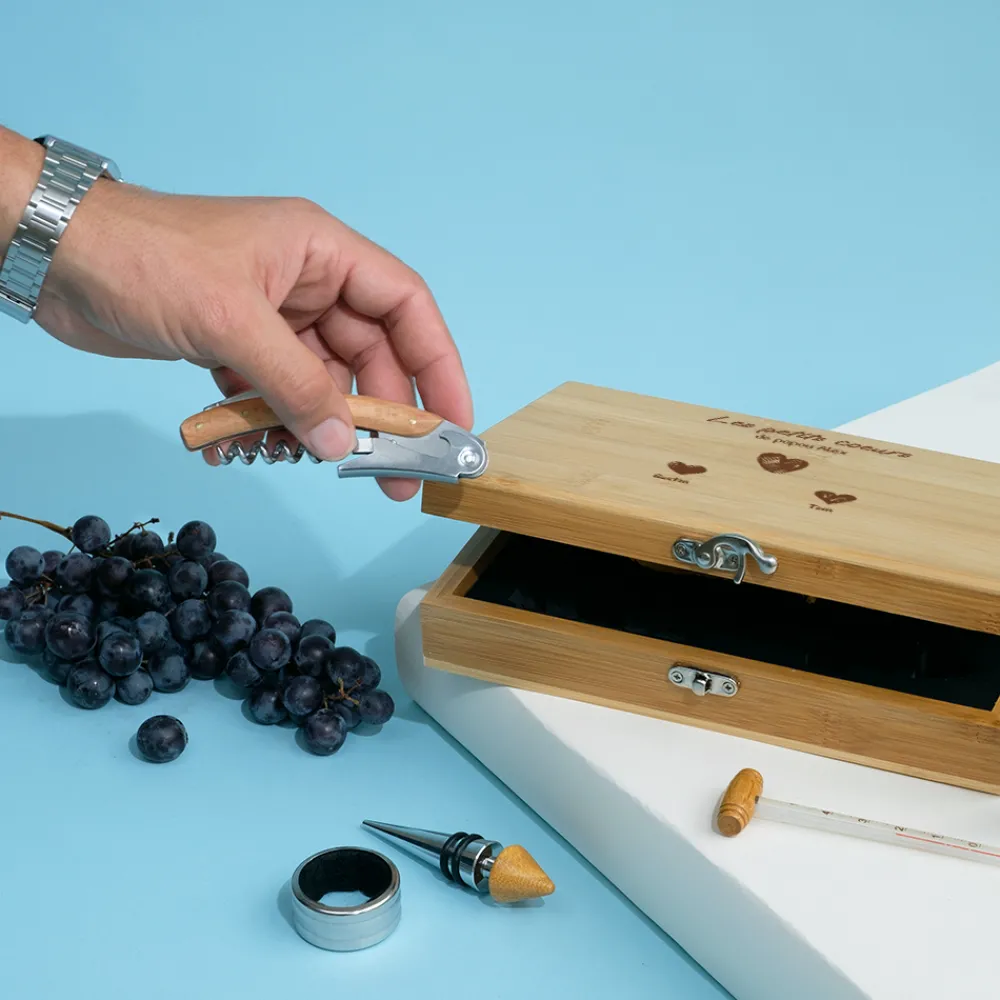 Coffret sommelier personnalisé - 5 accessoires - Papa et ses petits coeurs|Cadeaux.com Clearance