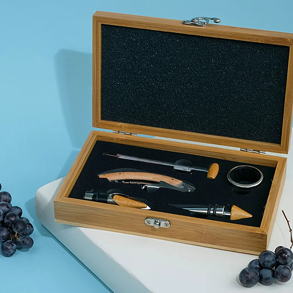 Coffret sommelier personnalisé - 5 accessoires - Papi et ses petits coeurs|Cadeaux.com Hot