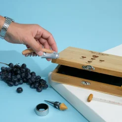 Coffret sommelier personnalisé - 5 accessoires - Papi et ses petits coeurs|Cadeaux.com Hot