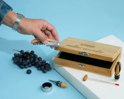 Coffret sommelier personnalisé - 5 accessoires - Texte|Cadeaux.com Discount