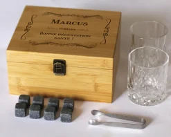 Coffret whisky personnalisé en bois - Prénom et Message|Cadeaux.com