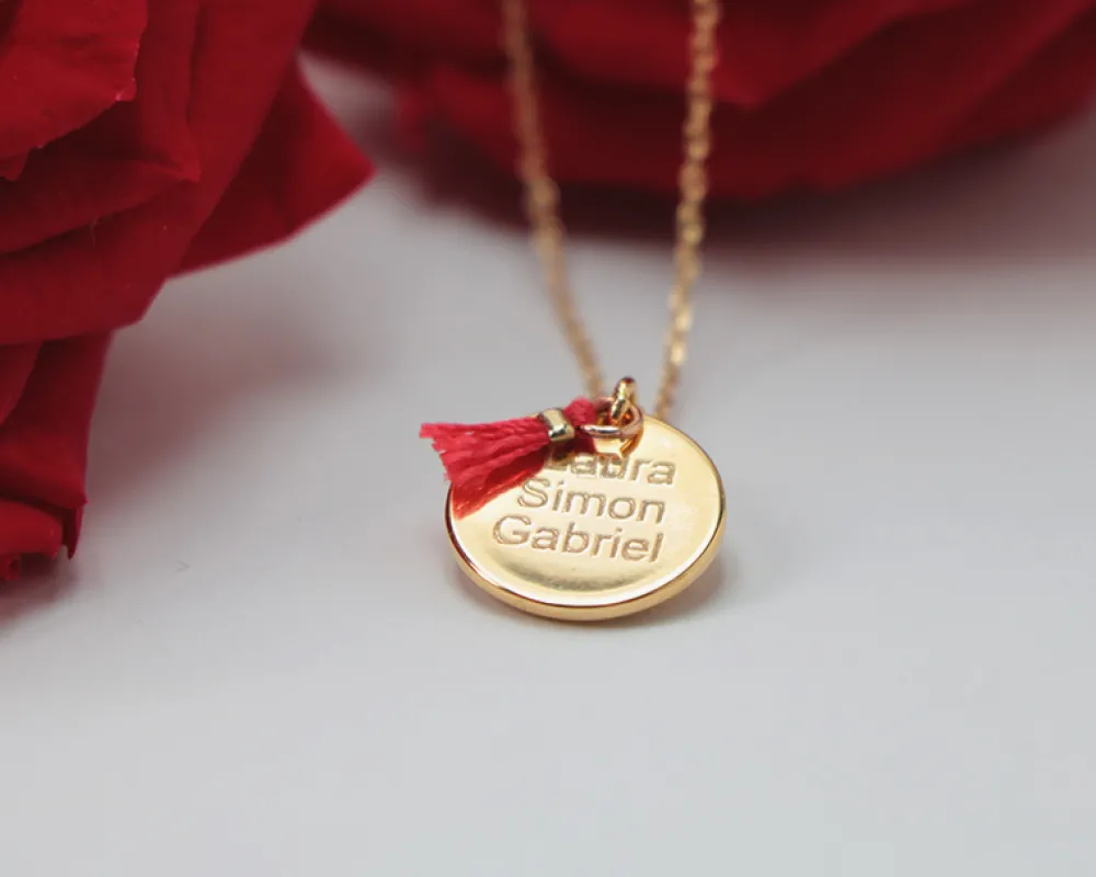 Collier personnalisé plaqué Or 18 carats - Pompon rouge ou bleu|Cadeaux.com Clearance