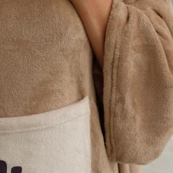 Couverture à manches personnalisée - Totem|Cadeaux.com