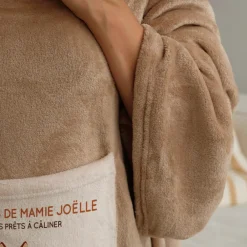Couverture à manches personnalisée - Mamie Renard et sa meute|Cadeaux.com Discount