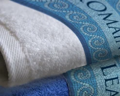 Duo de serviettes blanche et bleue Personnalisables - Mosaïque|Cadeaux.com Best