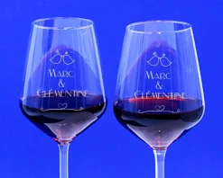 Duo de verres à vin personnalisables - Nid d'amour|Cadeaux.com Online