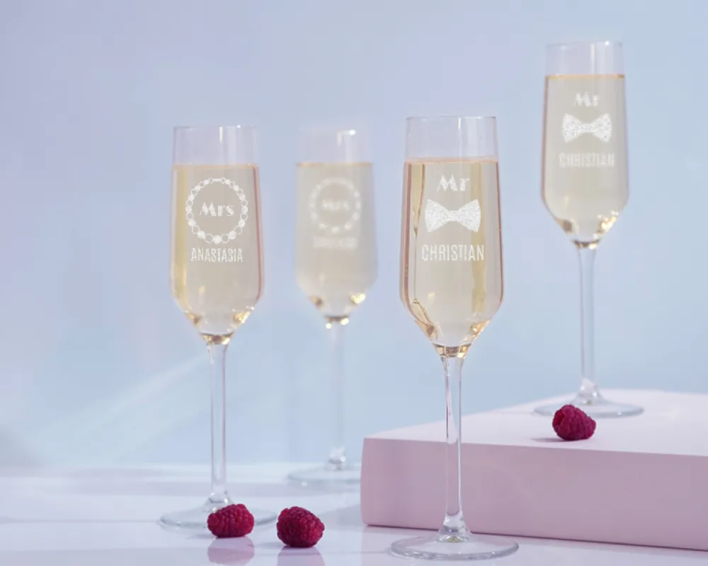 Flûtes à champagne personnalisées couple - Mr & Mrs|Cadeaux.com Sale