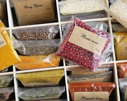 Grand coffret d'épices gravé Message - 36 épices du monde|Cadeaux.com New