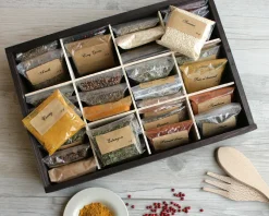 Grand coffret d'épices gravé « Les bonnes raisons d'être HOT » - 36 épices du monde|Cadeaux.com Sale