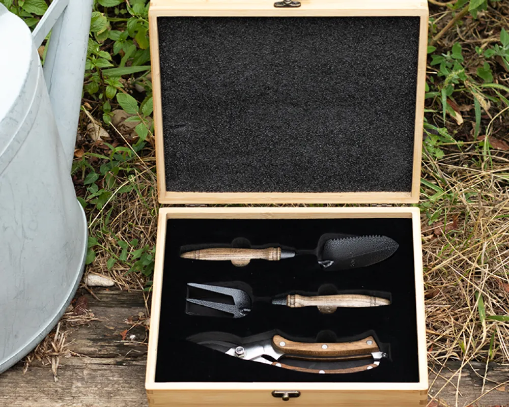 Kit d'outils de jardinage dans coffret personnalisé|Cadeaux.com Clearance