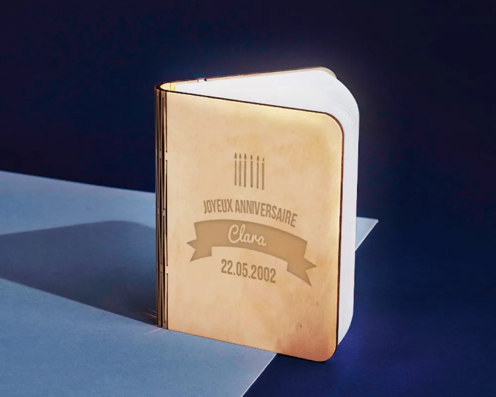 Lampe livre lumineux personnalisé anniversaire - Bougies|Cadeaux.com Hot