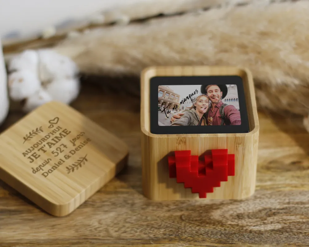Lovebox - Boite à messages d'amour connectée - Aujourd'hui je t'aime depuis... jours|Cadeaux.com Best