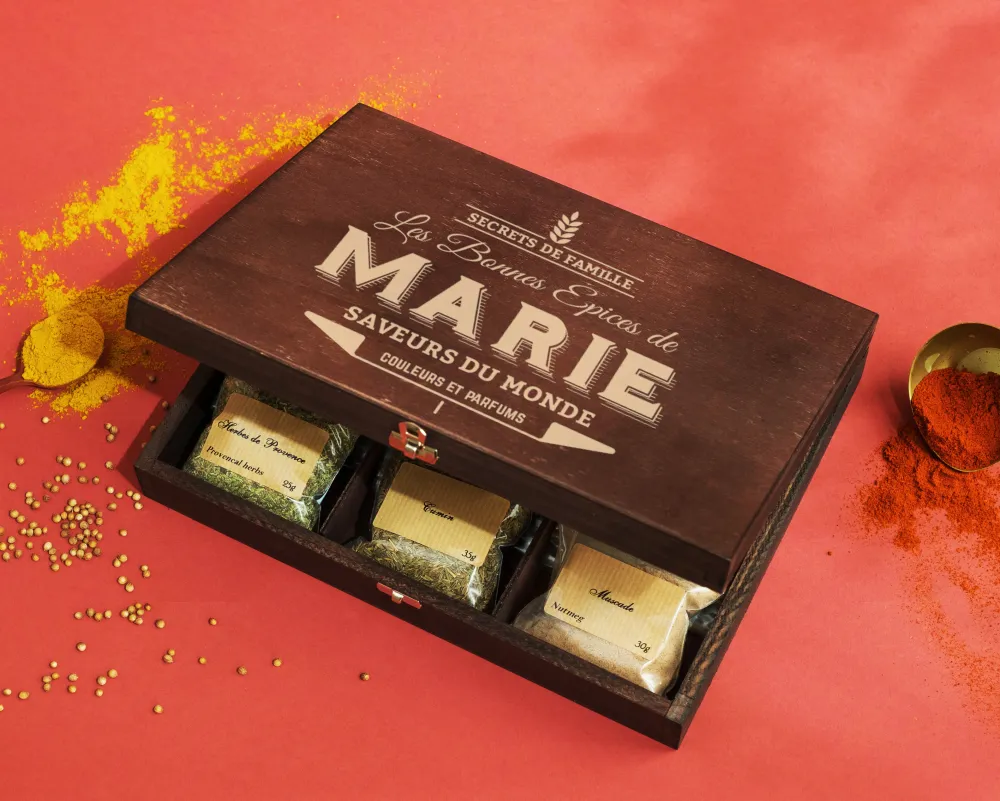 Petit coffret d'épices gravé « Les bonnes épices de » - 9 épices du monde|Cadeaux.com Clearance