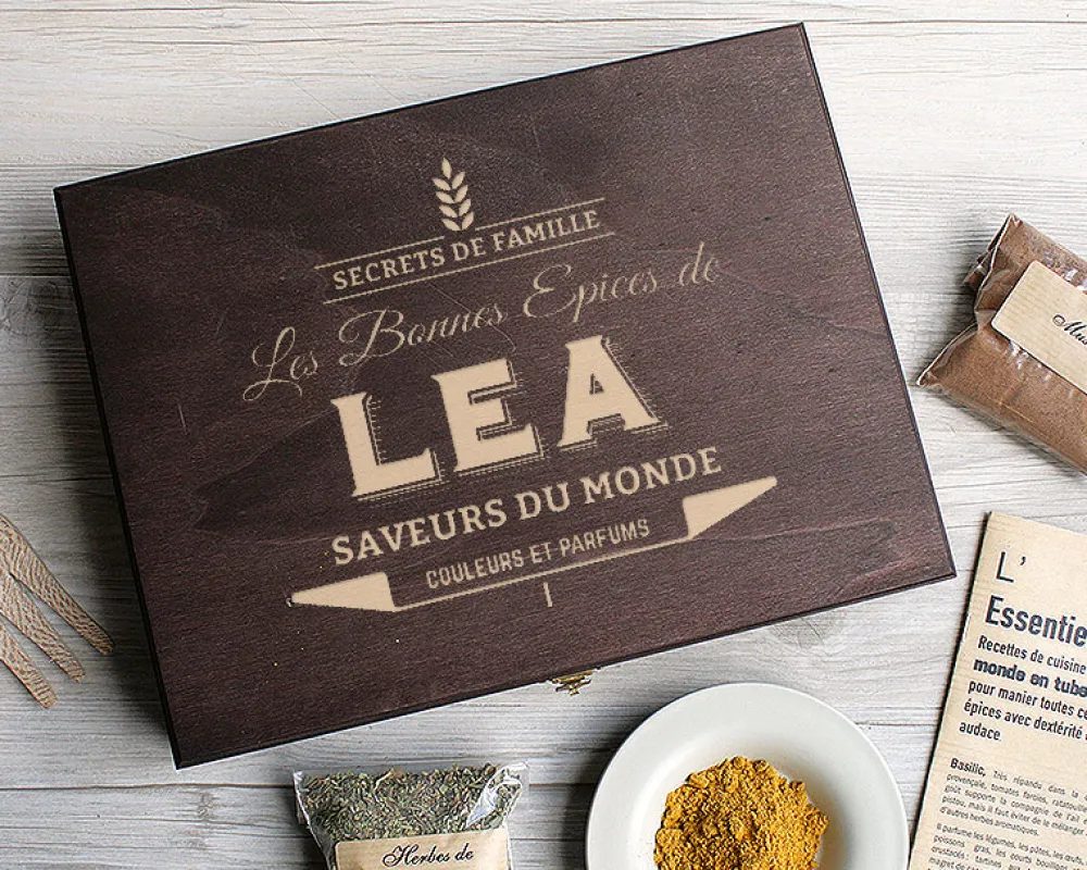 Petit coffret d'épices gravé « Les bonnes épices de » - 9 épices du monde|Cadeaux.com Clearance