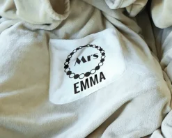 Plaid à manches personnalisé pour deux personnes - Mr & Mrs|Cadeaux.com