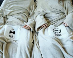 Plaid à manches personnalisé pour deux personnes - Mr & Mrs|Cadeaux.com